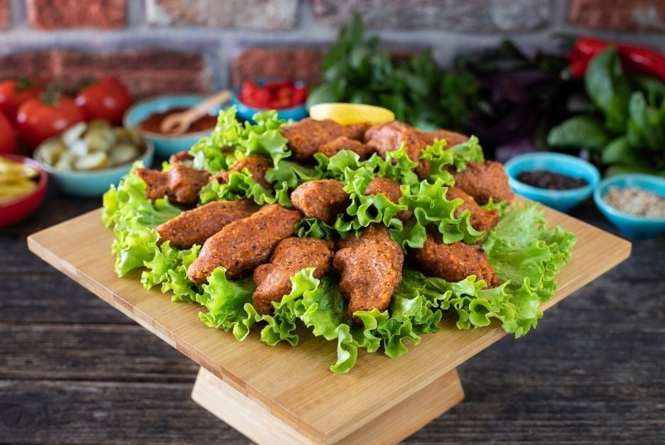 İnce Köftelik Bulgur ile Etsiz Çiğ Köfte Tarifi