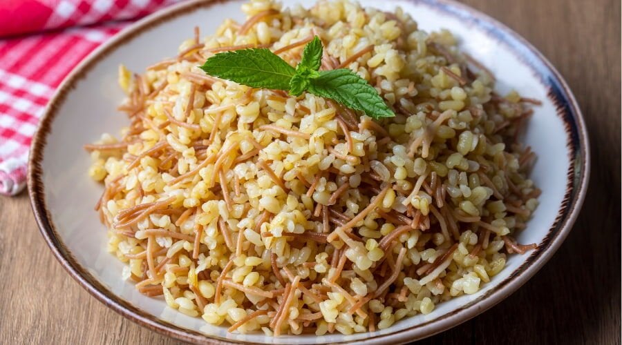 Salçalı Şehriyeli Bulgur Pilavı
