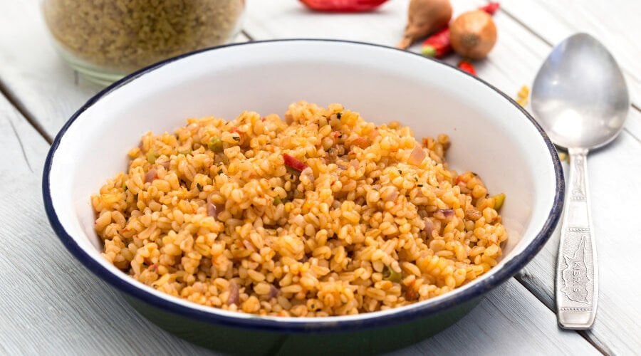 Esmer Pilavlık Bulgur ile Doyurucu Sebzeli Bulgur Pilavı Tarifi
